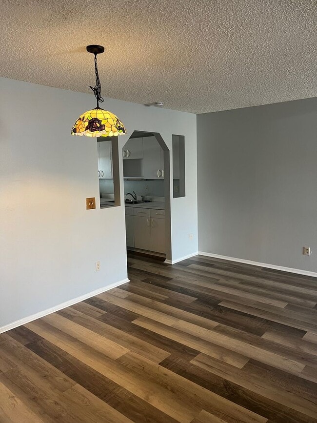Photo - GORGEOUS 2BR/2BA Recently Remodeled Apartm...