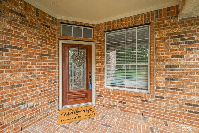 Photo - 23 Red Adler Pl