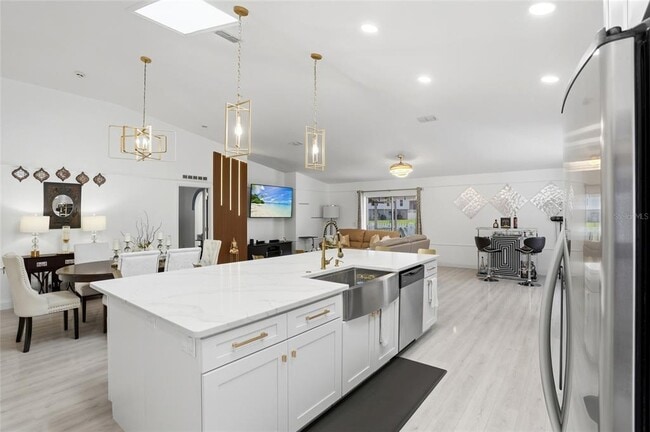 Photo - 10608 Laxton St