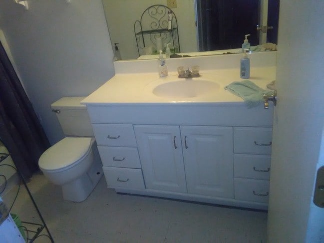 Baño - 1202 Krause Ct