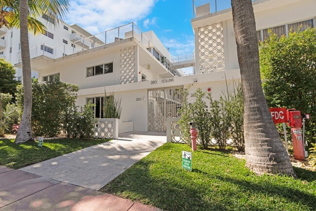 Building Photo - 250 Collins Ave Rental