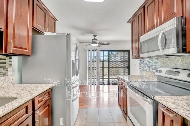 Building Photo - 91-1020 Kaiau Ave Unit #2A