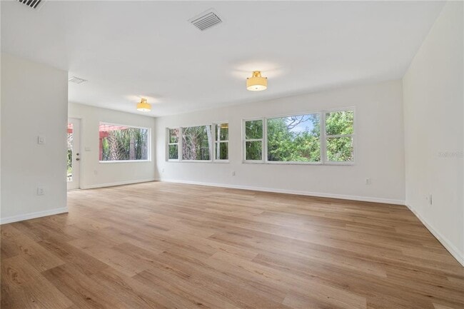 Photo - 8916 Memorial Hwy