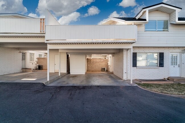 Photo - 781 N Valley View Dr