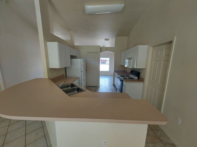 Photo - 324 Marion Oaks Ln