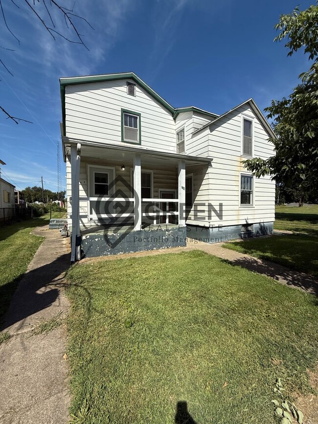 Building Photo - 735 N Schuyler Ave Unit 735 N Schuyler Ave 2 Rental