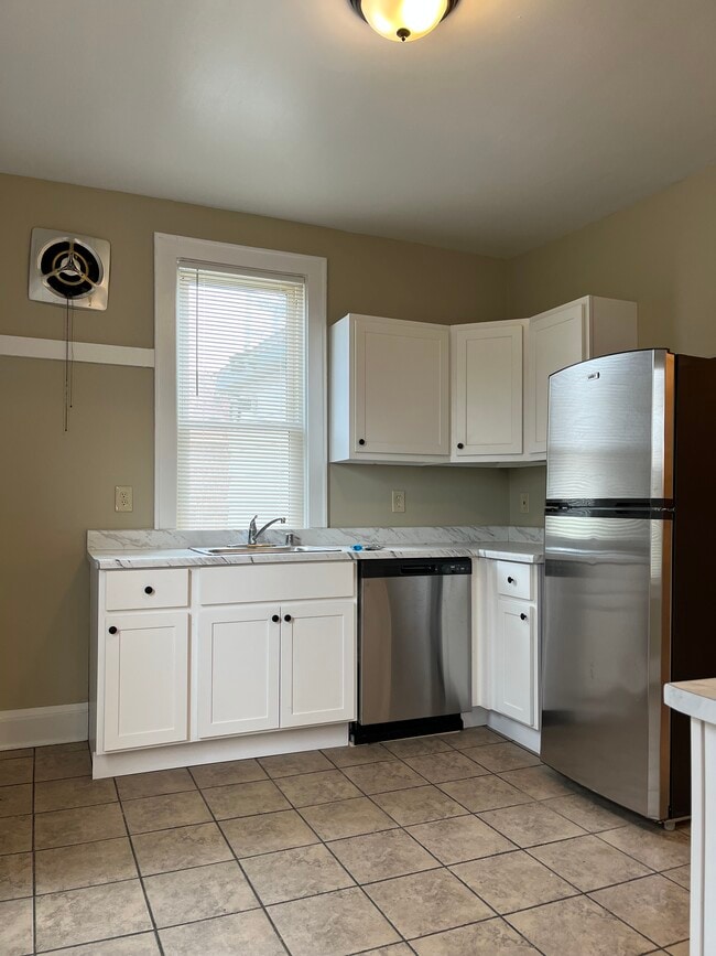 Building Photo - 3100 S Griffin Ave Unit LOWER