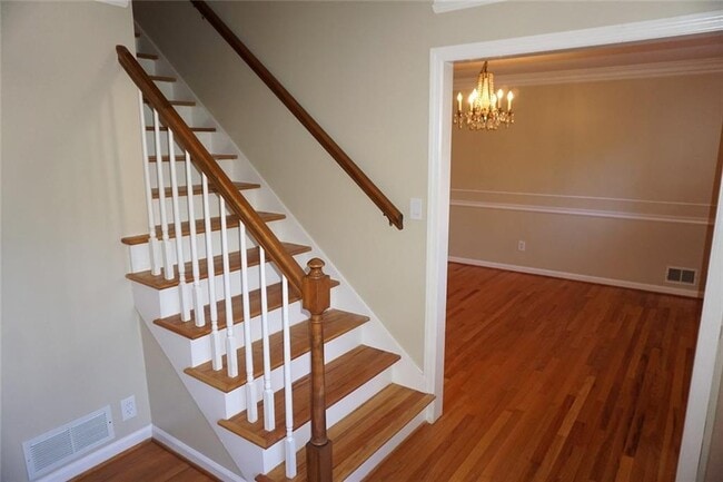 Photo - 1140 Falstaff Dr