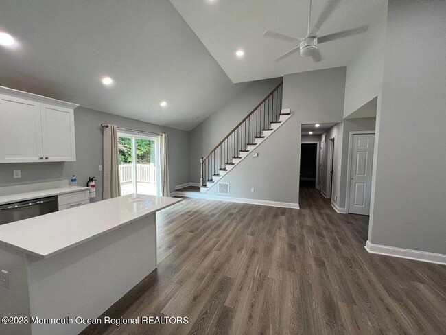 Photo - 18 Lasatta Ave