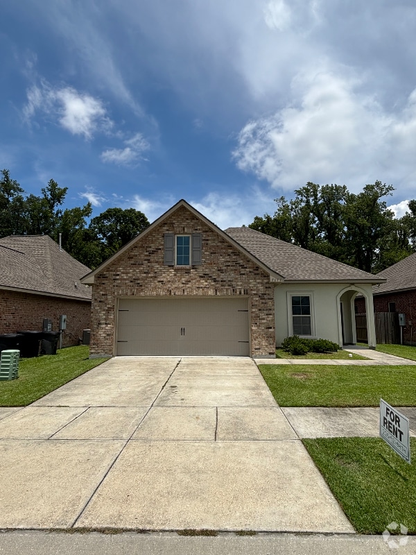 Building Photo - 7977 Brown Hickory Ave Rental