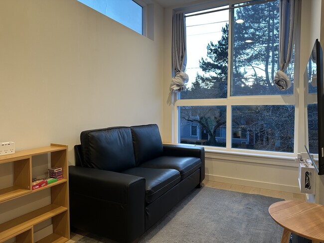 Photo - 152 21st Ave E