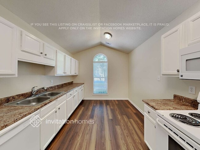 Photo - 7805 Royce Hall Ln