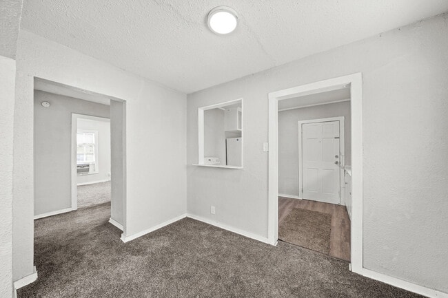 Photo - 1721 W 5th St