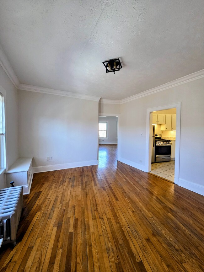Dining room - Virginia Apartments