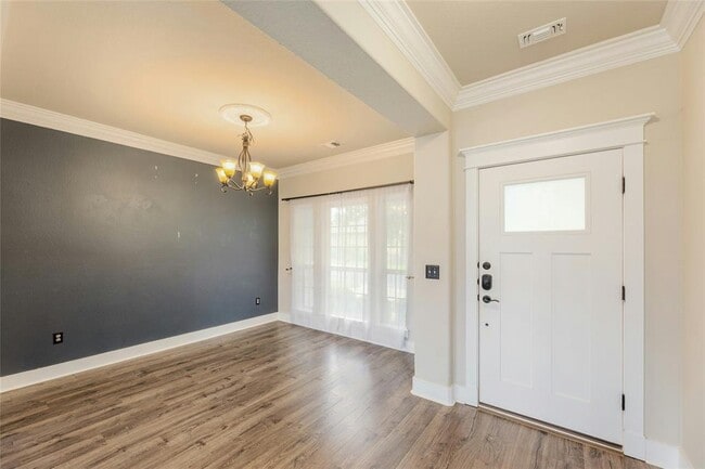 Photo - 11108 Railway Ln