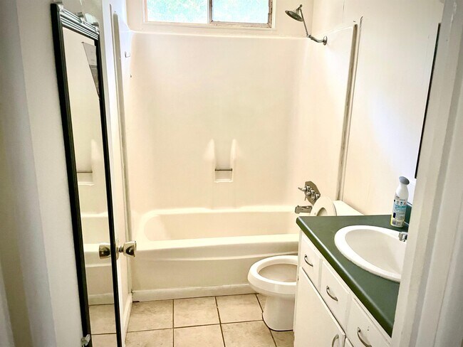 Photo - 194 Boulevard St