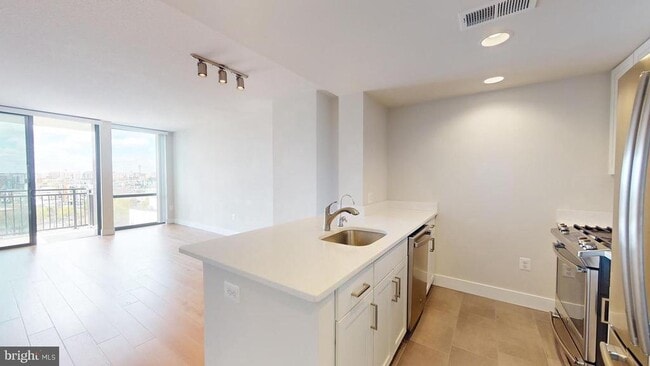 50 Florida Ave NW Unit 823