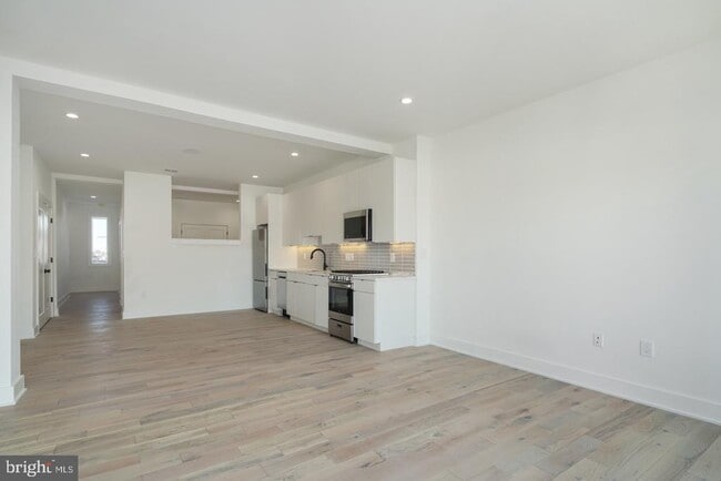 Photo - 2109 S Iseminger St Unit 3