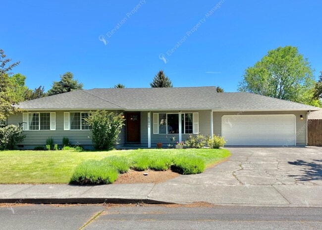 Charming Bend Home | Single-Story Living - Charming Bend Home | Single-Story Living