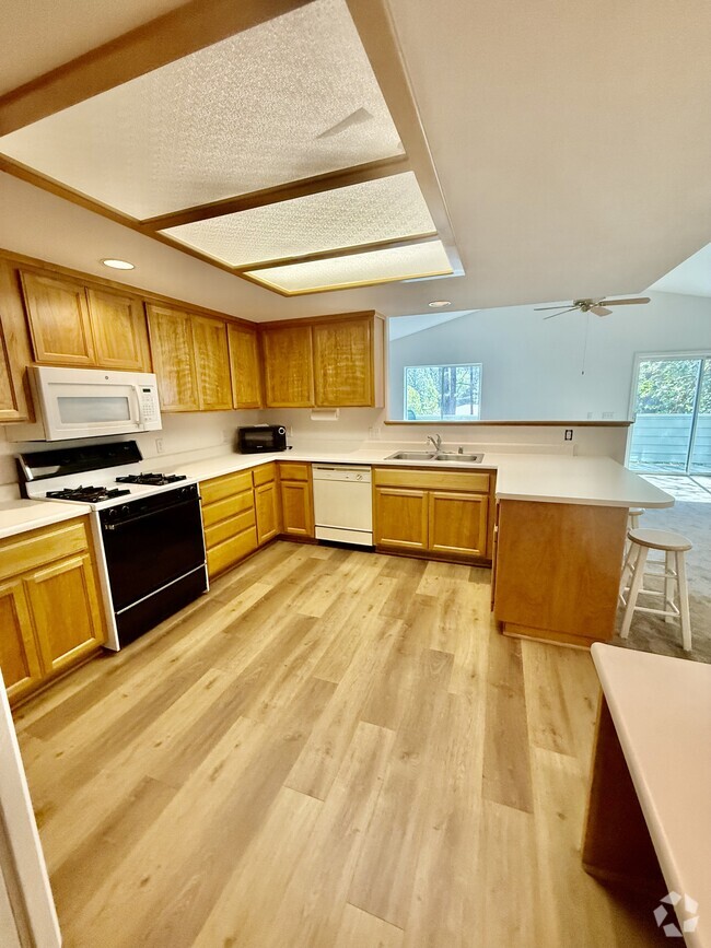 Building Photo - 133 Argall Way Rental