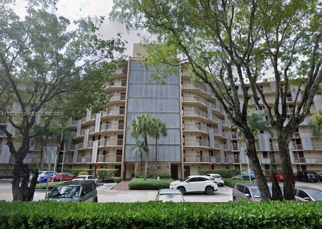 Building Photo - 3301 N Country Club Dr Unit 803