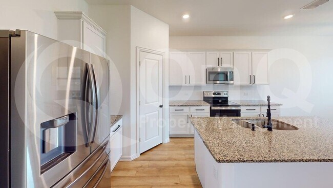 Building Photo - 749 Twinvale Dr Rental