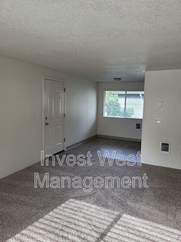 Photo - 2009 Norris Rd