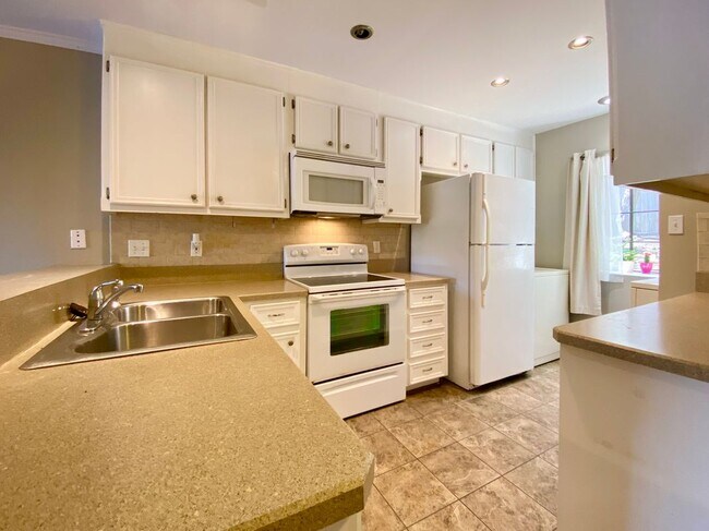 Photo - 1804 Capital Pkwy