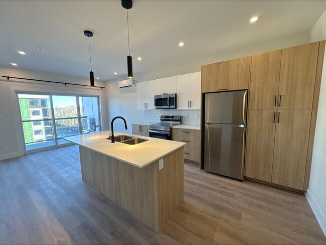 Building Photo - 1035 Melanson Rd Unit 511