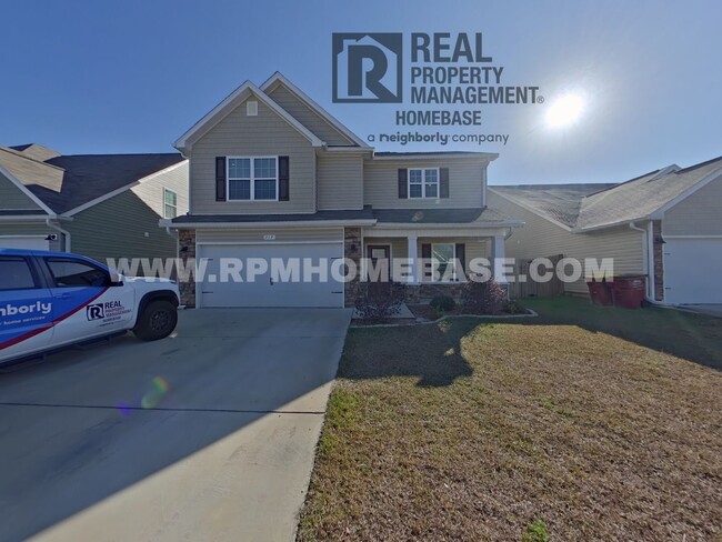 Spacious 5-Bedroom Home with Privacy Fence... - Spacious 5-Bedroom Home with Privacy Fence...