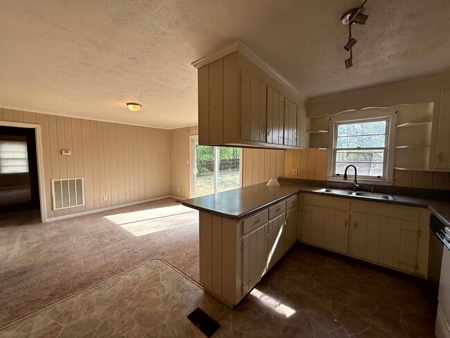 Photo - 2109 Lombardy Dr