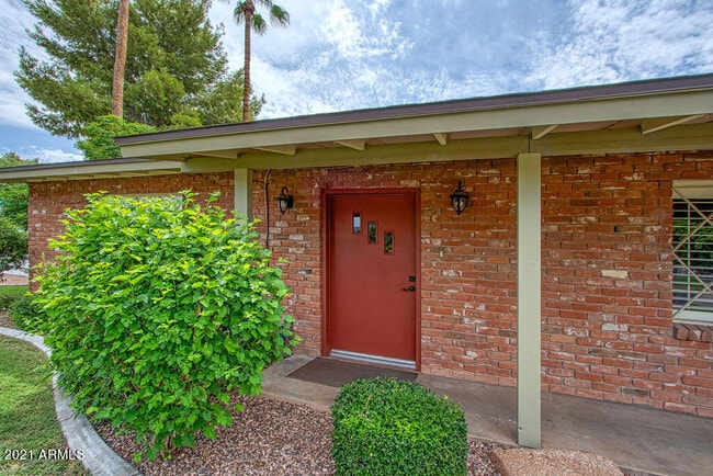 Photo - 5509 E Cheery Lynn Rd