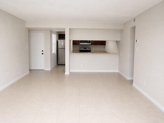 Photo - 2730 Forest Hills Blvd Unit 104