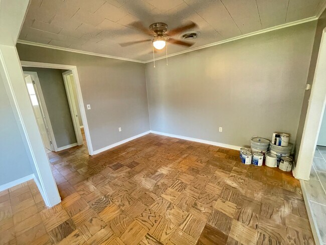 Photo - 110 N Carter St