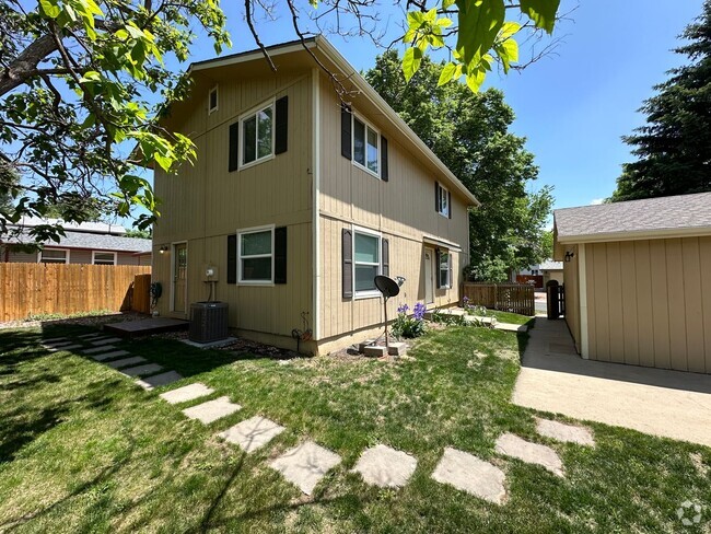 Building Photo - Updated 3BD/2.5BA Westminster Home