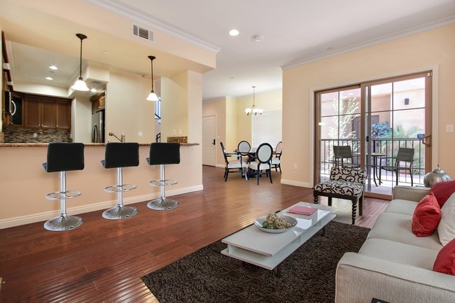 Regal Place - Regal Place Apartments