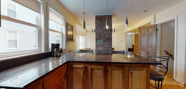 Building Photo - 17 Holman St Unit 1 Rental