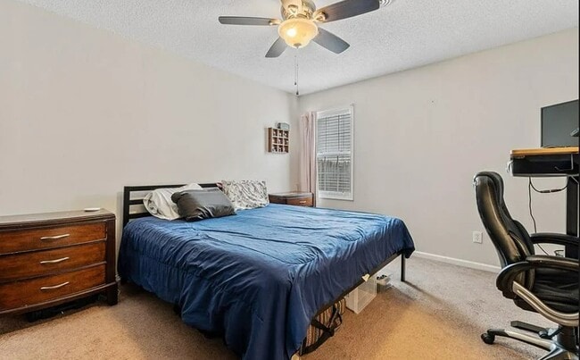 215 Old Oak Rd