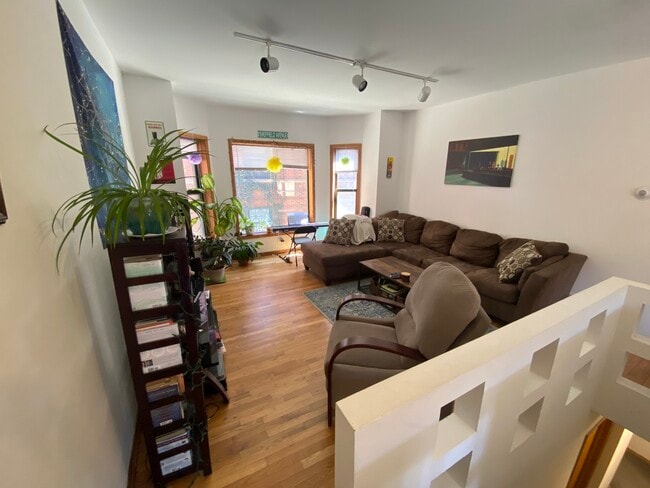 Photo - 632 W Patterson Ave