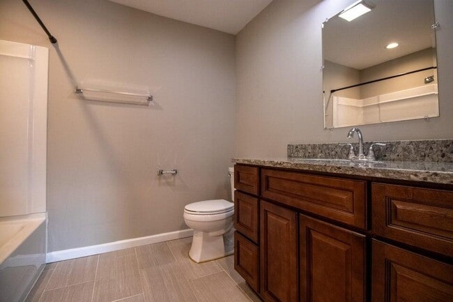 Photo - 570 Wabash St