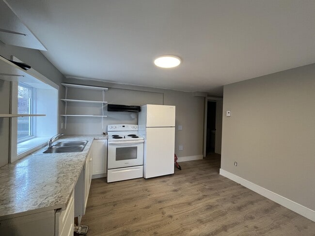 Building Photo - 126 Empire Ave Unit D