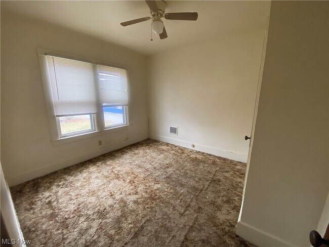 Photo - 133 E Ravenwood Ave