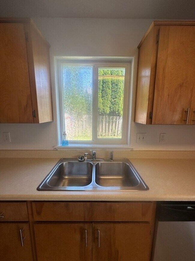 Photo - 722 Pioneer Rd