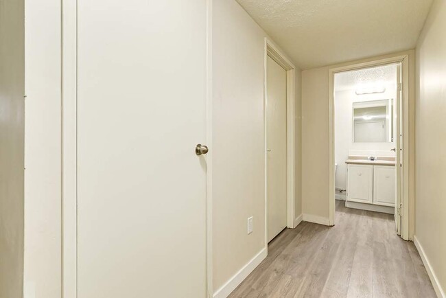 Photo - Cliff Manor Apartments