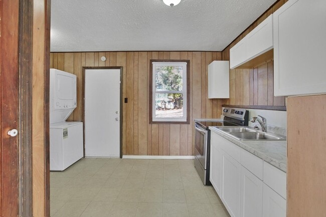 Photo - 2 Bedroom Duplex in Jacksonville