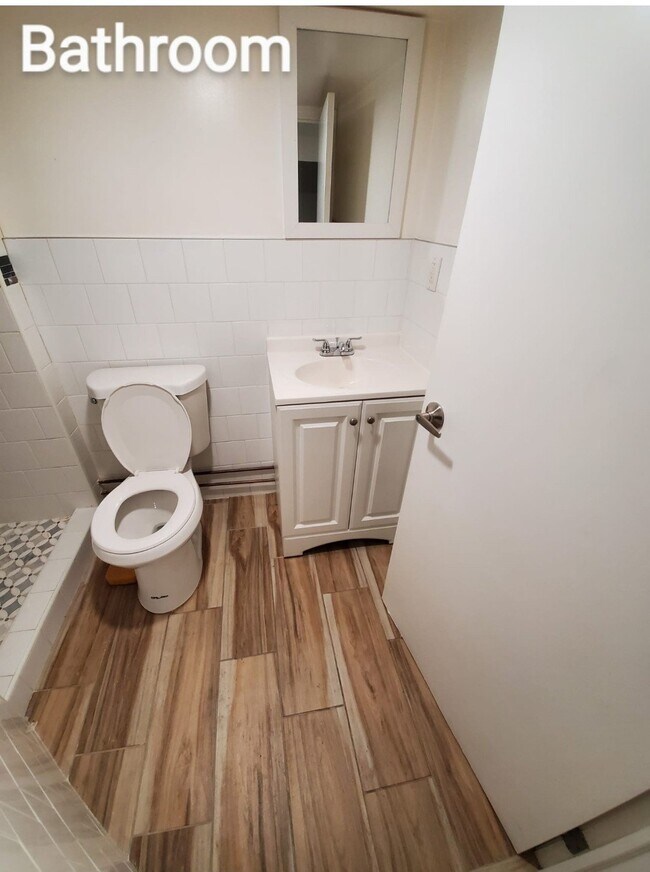 Photo - 1842 Hunt Ave Unit ground floor (sami basement)