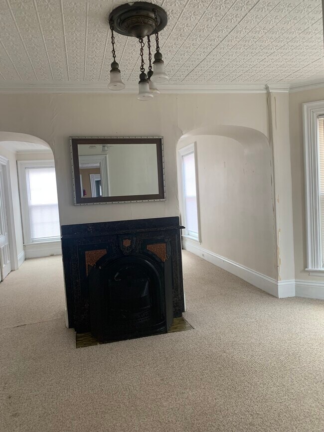 41 Ohio St Unit One bedroom  clean unit