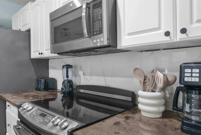 Photo - 13501 Whitby Rd