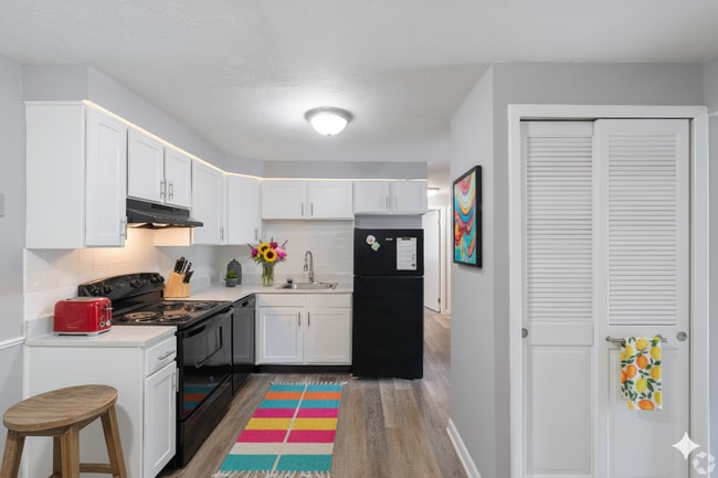 Washington Square Apartments