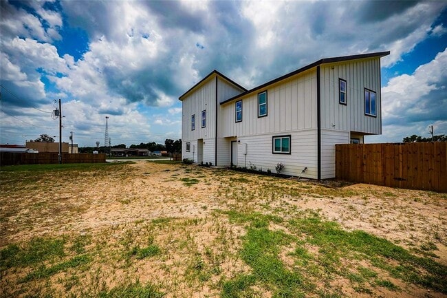 Photo - 108 Sandy Oaks Loop